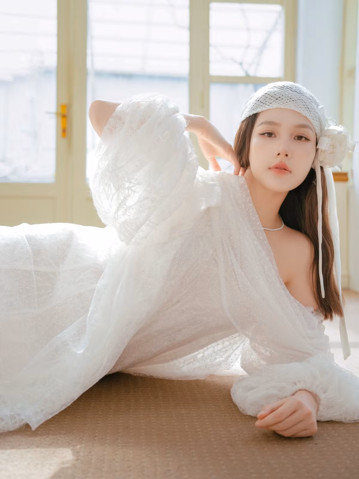 Diễm My tung bộ ảnh xinh đẹp như nàng thơ. Ảnh: FB Vu Pham Diem My