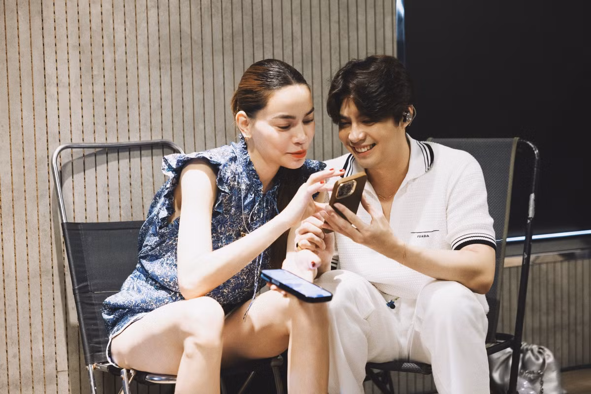 Buổi tập nhạc của Noo Phước Thịnh và Hồ Ngọc Hà. Ảnh: FB Noo Phước Thịnh