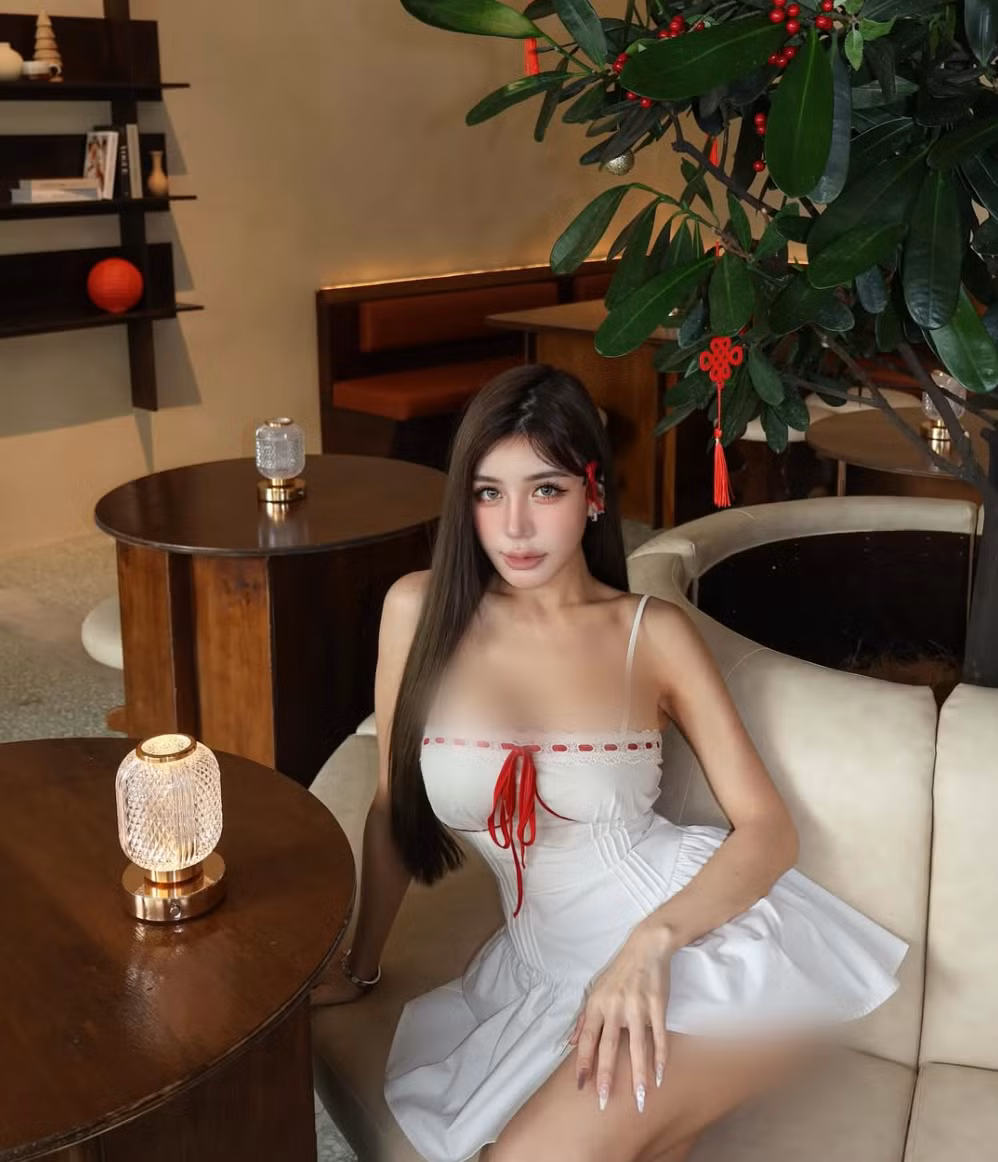 Sở hữu gương mặt khả ái, vóc dáng quyến rũ, mỹ nhân này nhanh chóng chiếm được cảm tình của đông đảo người hâm mộ.