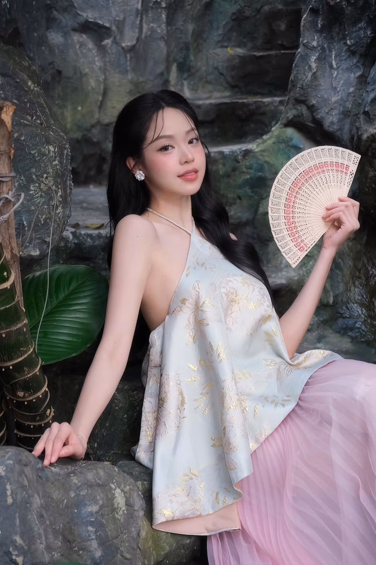 Sau đăng quang, Hoa hậu Huỳnh Thị Thanh Thủy ngày càng tự tin lựa chọn những trang phục gợi cảm, táo bạo hơn. Ảnh: FB Huỳnh Thị Thanh Thủy