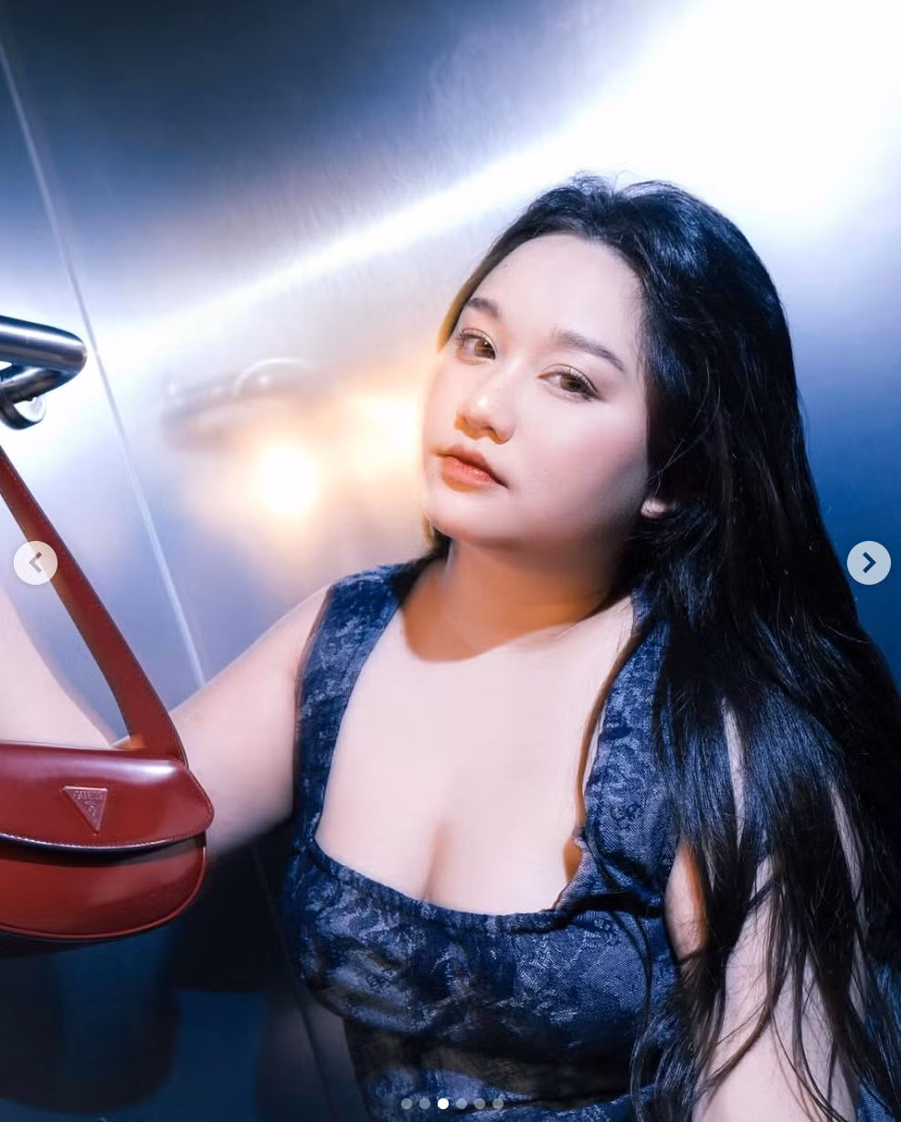Trúc Anh chia sẻ loạt ảnh mới, cô mặc váy 2 dây, dáng ôm sát gợi cảm dù thân hình vẫn chưa trở lại như trước. Ảnh: IG trucanhhh_