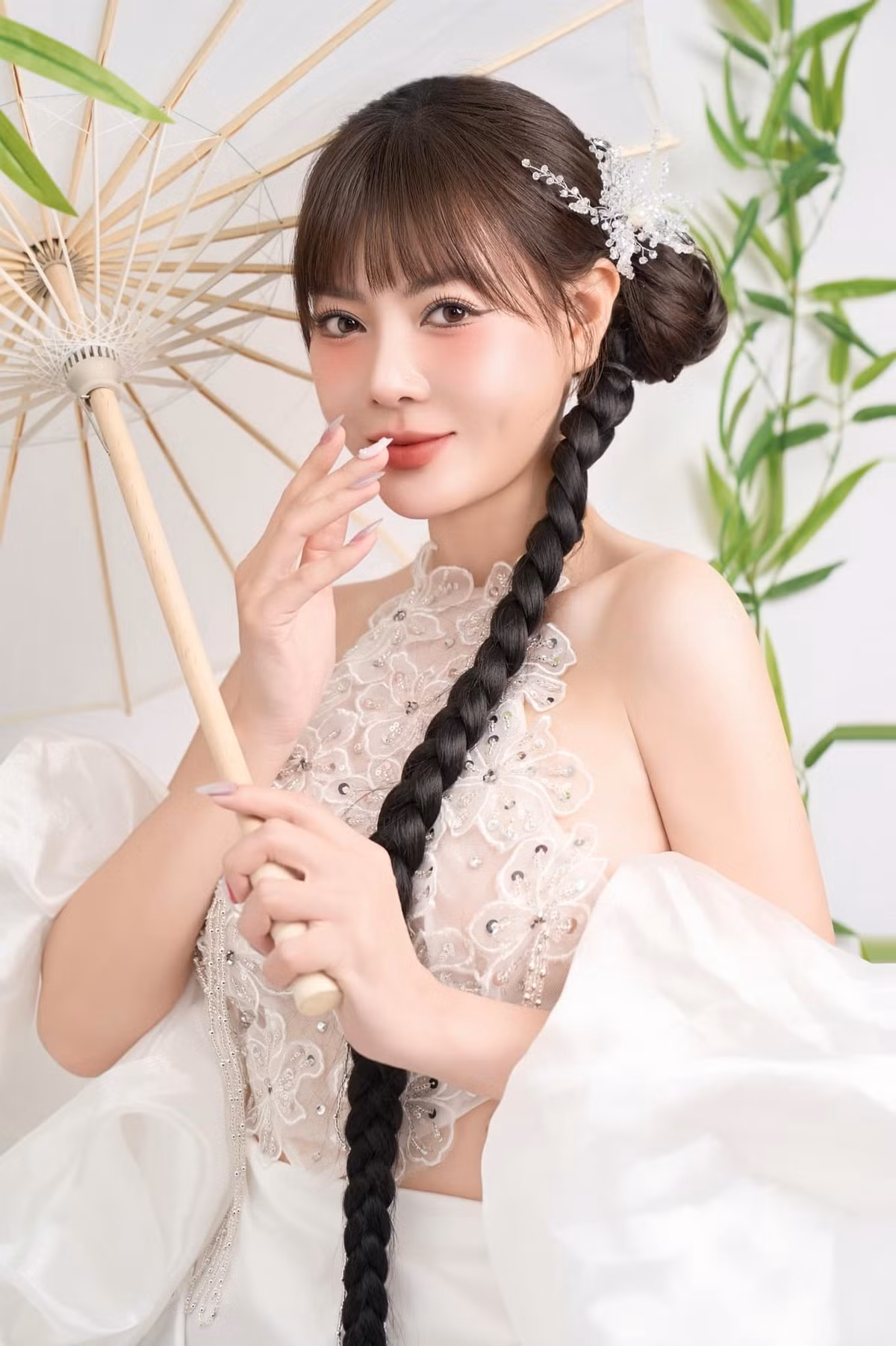 Diễn viên Thanh Hương đẹp rạng rỡ trước thềm năm mới. Ảnh: FB Nguyễn Thanh Hương