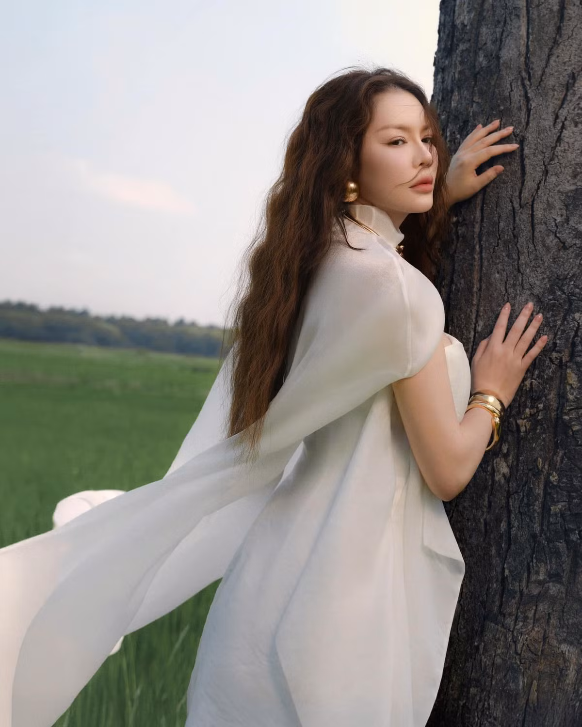 Thần thái tự tin, cuốn hút của Lý Nhã Kỳ trong bộ ảnh mới. Ảnh: FB Ly Nha Ky - Artist