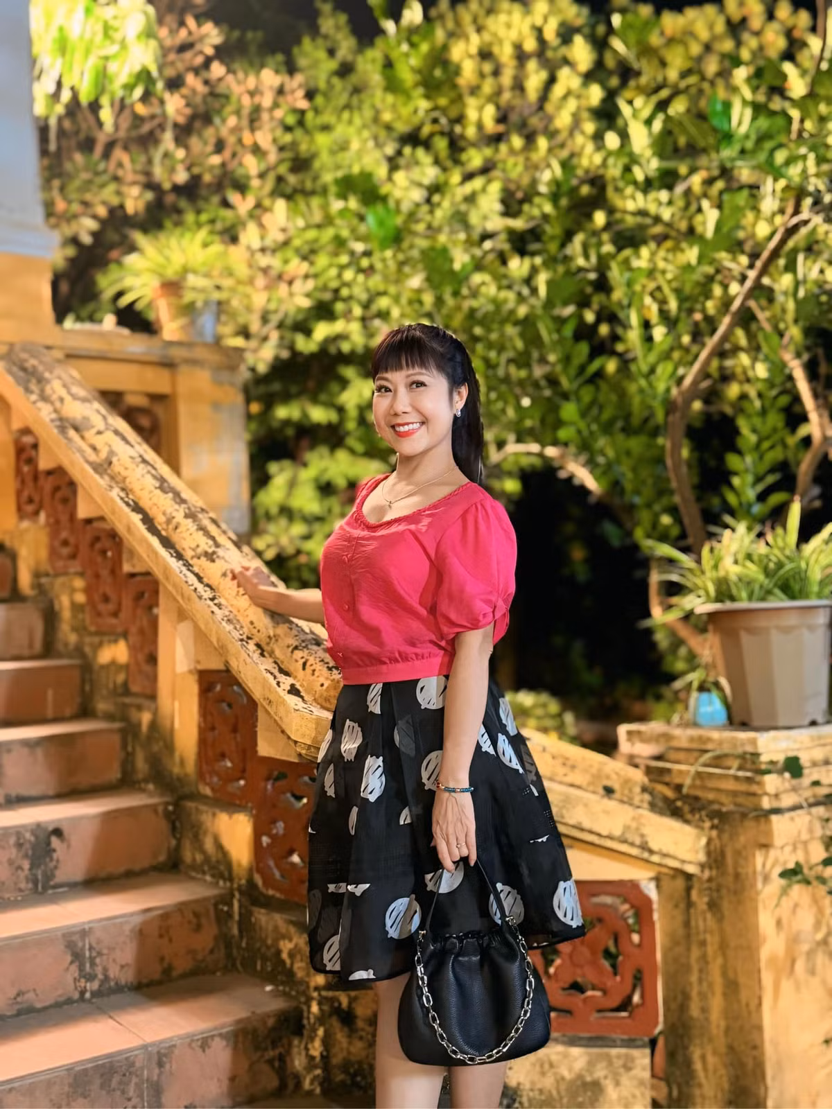 Trong các mùa Táo quân từ 2004 đến nay, Hương Tươi không góp mặt. Theo nữ nghệ sĩ, sau sinh con, chị không tập được đêm nên Táo quân giai đoạn về sau, chị không thể tham gia. Ảnh: FB Trần Thu Hương