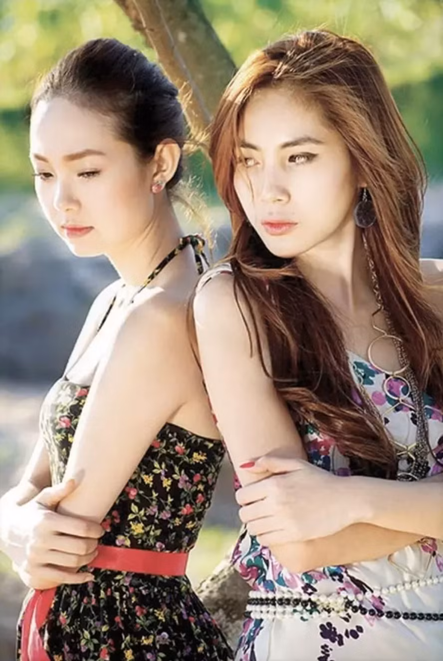 Ca sĩ Thuỷ Tiên cũng gây chú ý trong dàn diễn viên "Ngôi nhà hạnh phúc" bản Việt. Cô đảm nhận vai tình địch của Minh Hằng, một cô gái bướng bỉnh và gây ức chế khi thường xuyên gây khó dễ cho tình địch. Ảnh: Vietnamnet