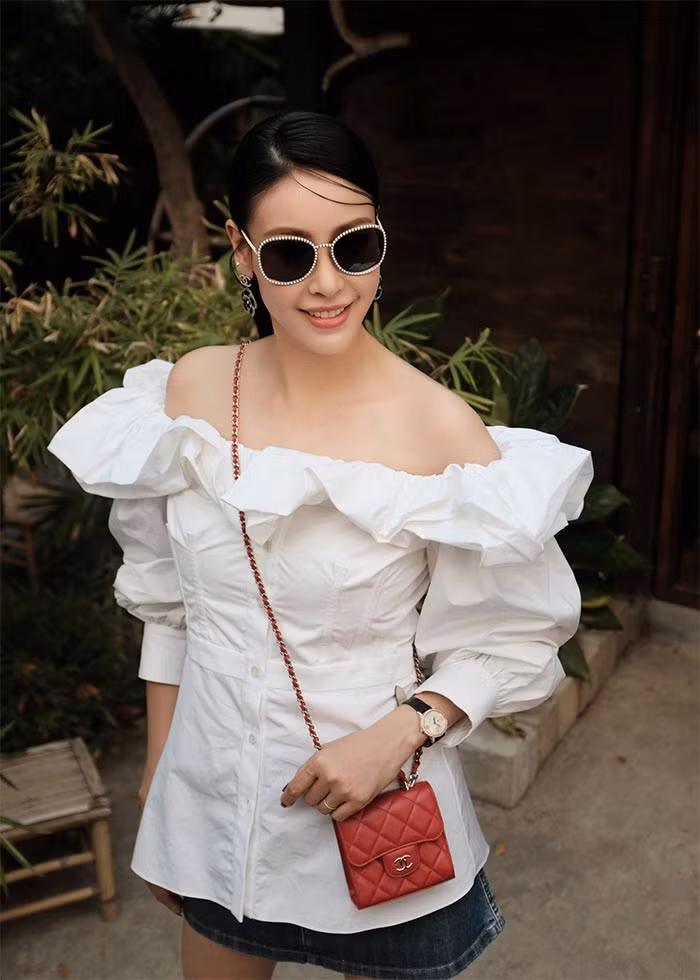 Phong cách thời trang cũng là yếu tố giúp Hà Kiều Anh luôn trẻ đẹp hơn so với tuổi. (Ảnh: FB Hà Kiều Anh)