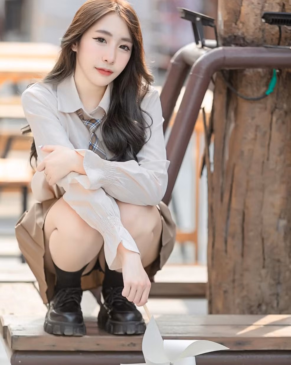 Gương mặt xinh xắn, dễ thương đối lập với thân hình "bốc lửa" giúp Suneta Ngachalvy thuận lợi trong sự nghiệp làm mẫu ảnh nội y.