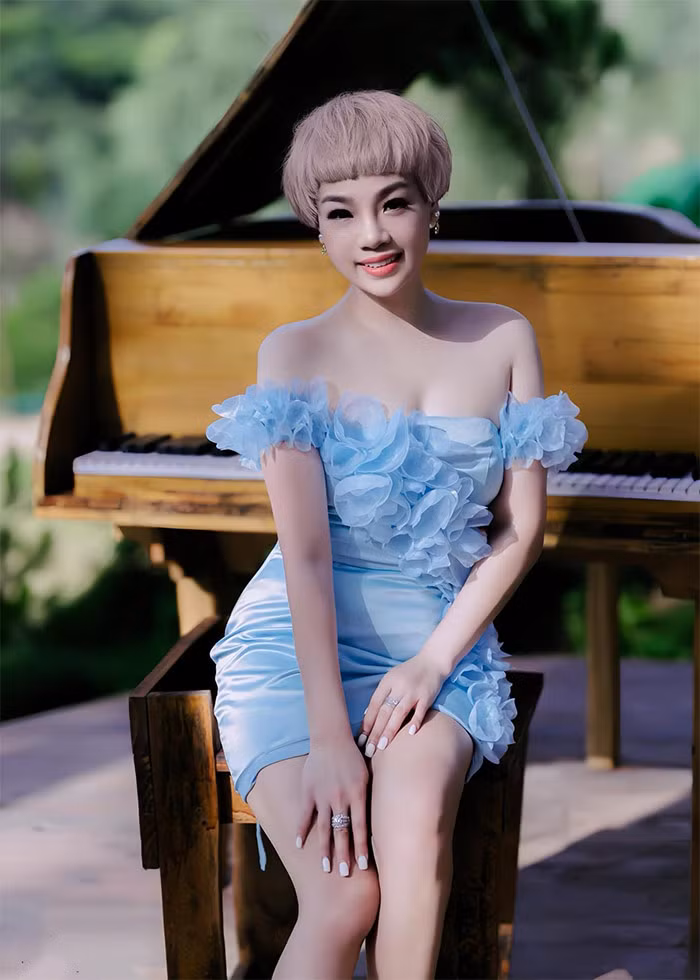 Ngọc Khuê của hiện tại được khen là trẻ và xinh hơn khi cô mới vào showbiz. (Ảnh: FB Ngọc Khuê)