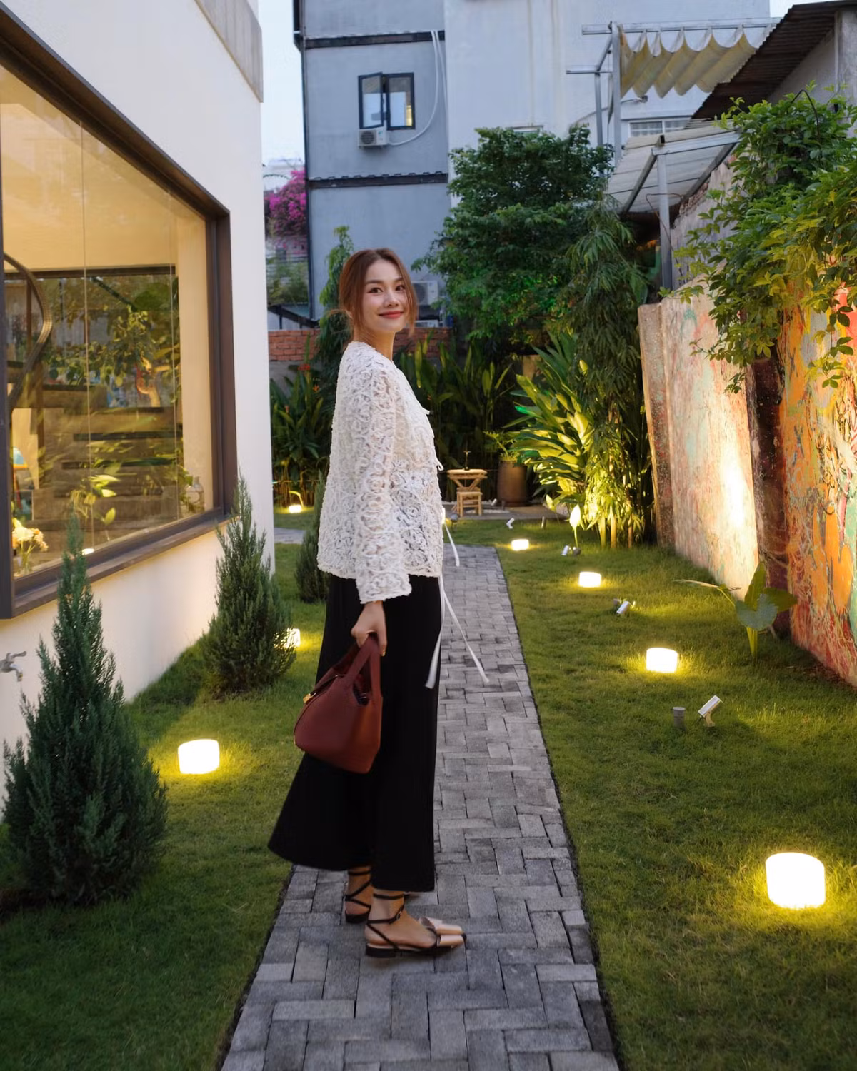 Cô cho biết, cuộc sống hôn nhân đã mang đến cho cô sự bình yên, viên mãn và cảm giác được trân trọng, yêu thương. Ảnh: FB Thanh Hằng