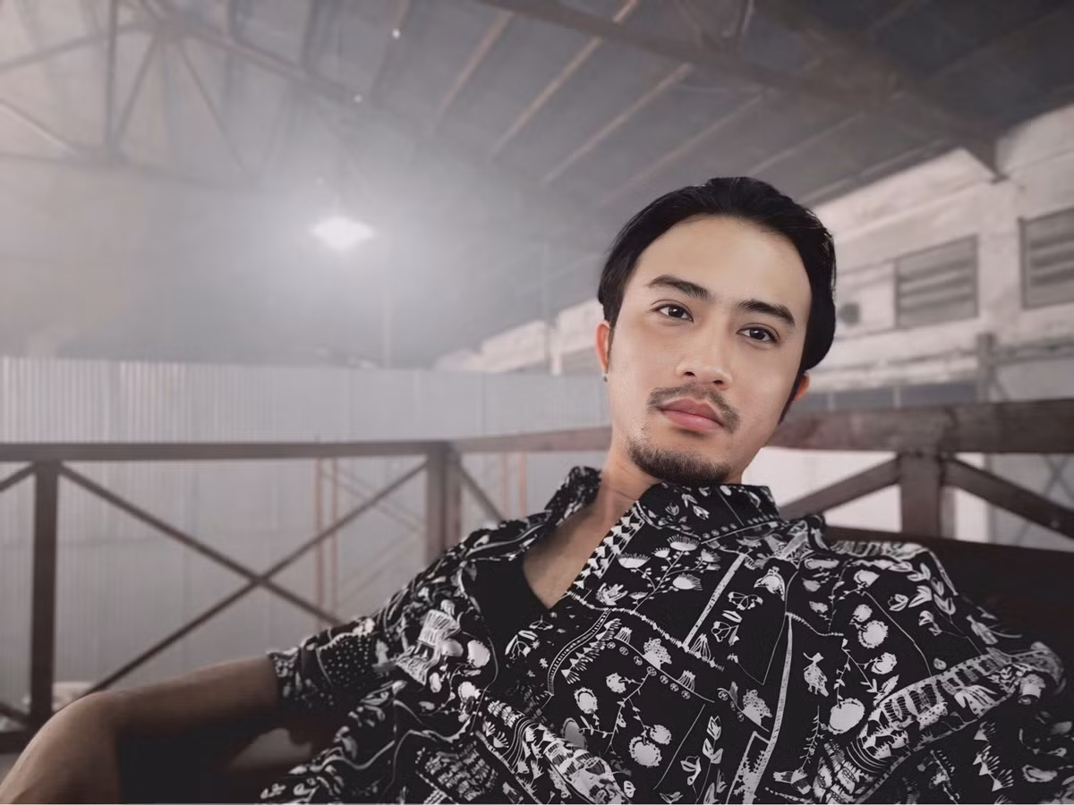 Diễn viên Doãn Quốc Đam chia sẻ tạo hình vai diễn mới khác lạ. Ảnh: FB Doãn Quốc Đam