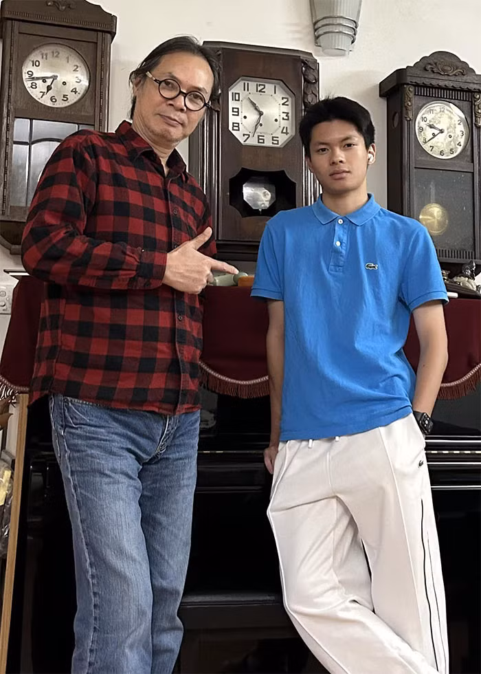 Theo chia sẻ của đạo diễn Trần Lực, Bờm học rất giỏi, đứng đầu lớp và từng giành học bổng tại trường. (Ảnh: FB Trần Lực)