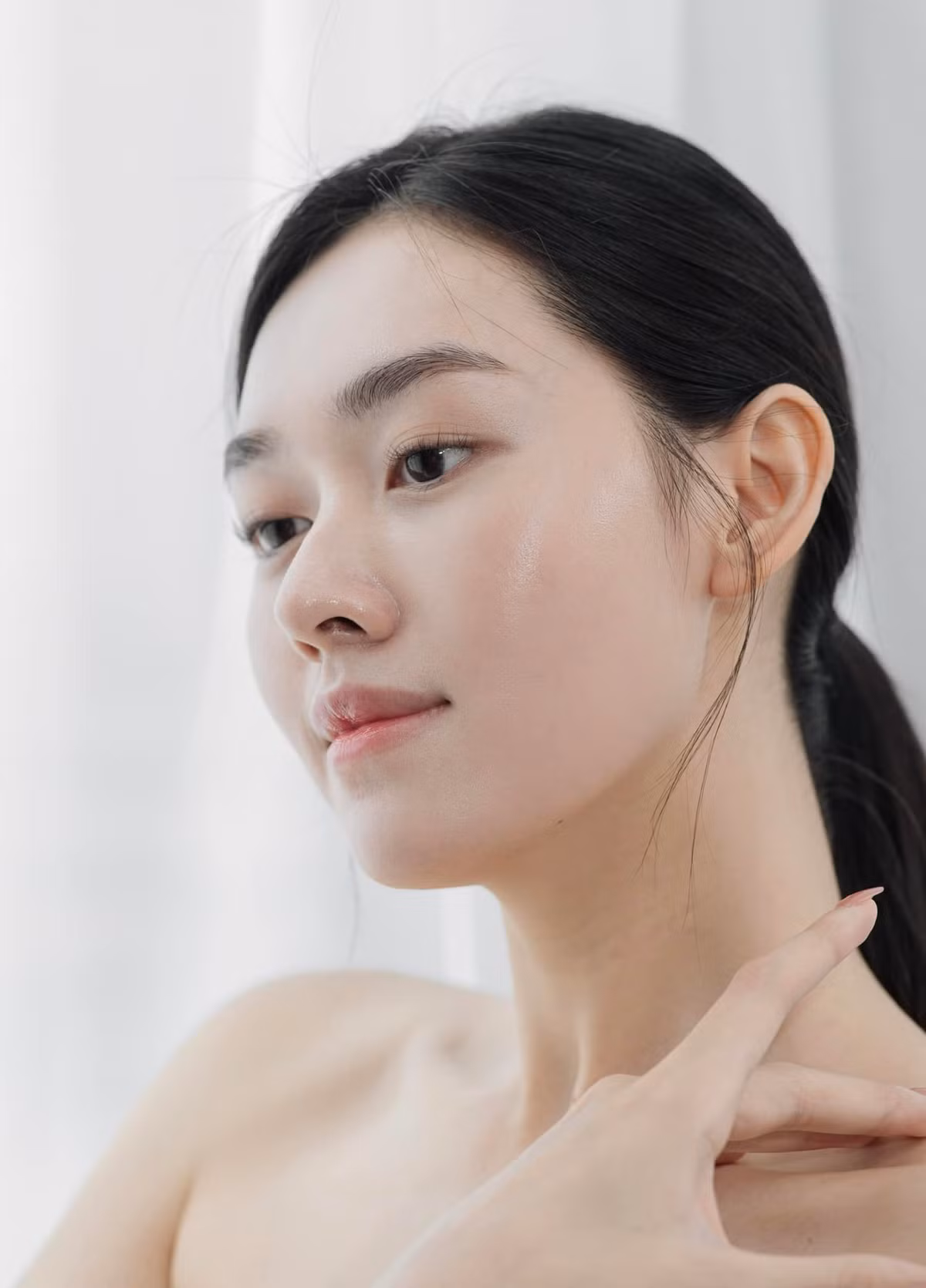 Tường San không ngại khoe cận dung nhan. Ảnh: FB Nguyễn Tường San