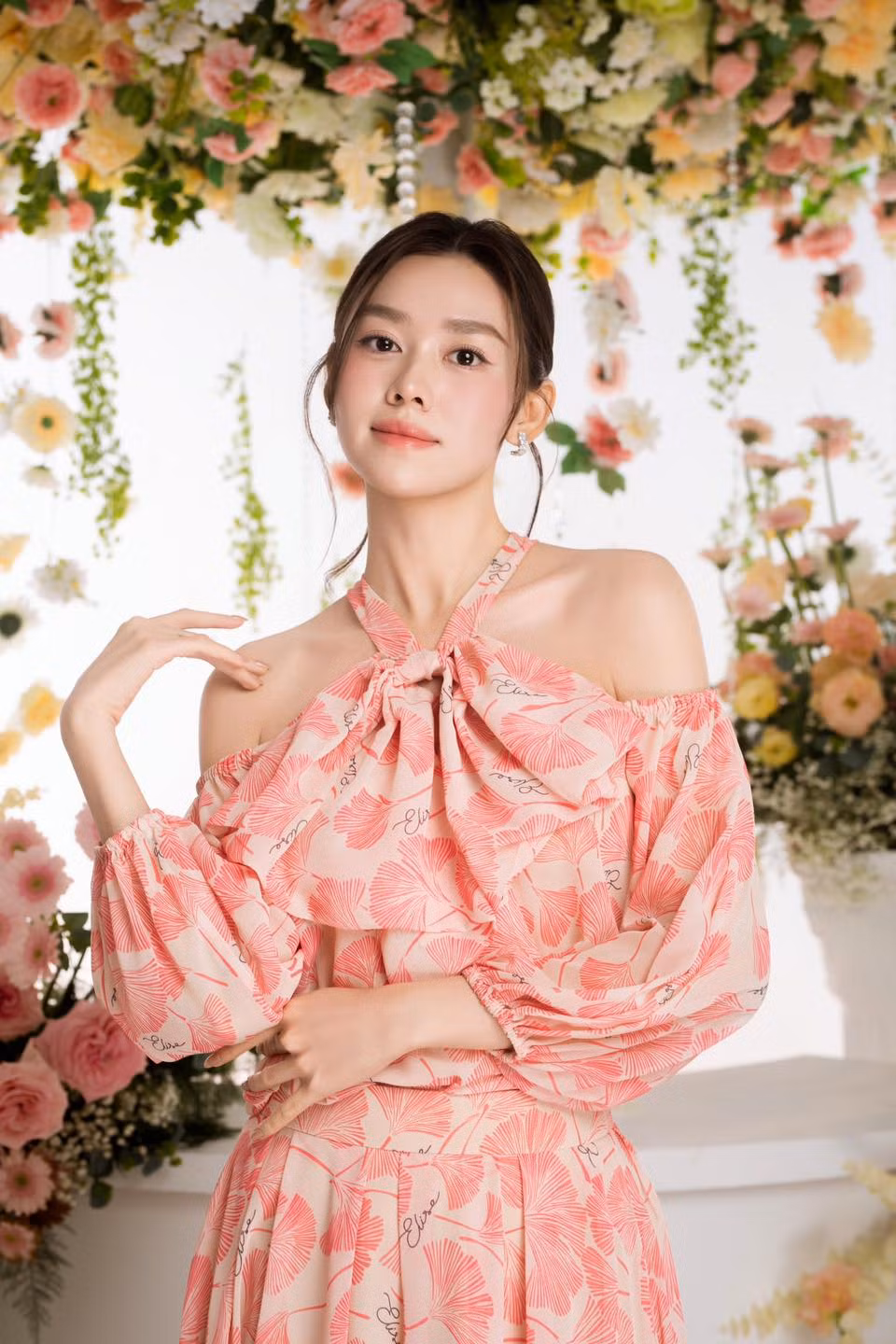  Tường San sinh năm 2000. Cô là Á hậu 2 cuộc thi Hoa hậu Thế giới Việt Nam 2019 và đại diện Việt Nam tại Hoa hậu Quốc tế 2019, đoạt top 8 chung cuộc. Ảnh: FB Nguyễn Tường San