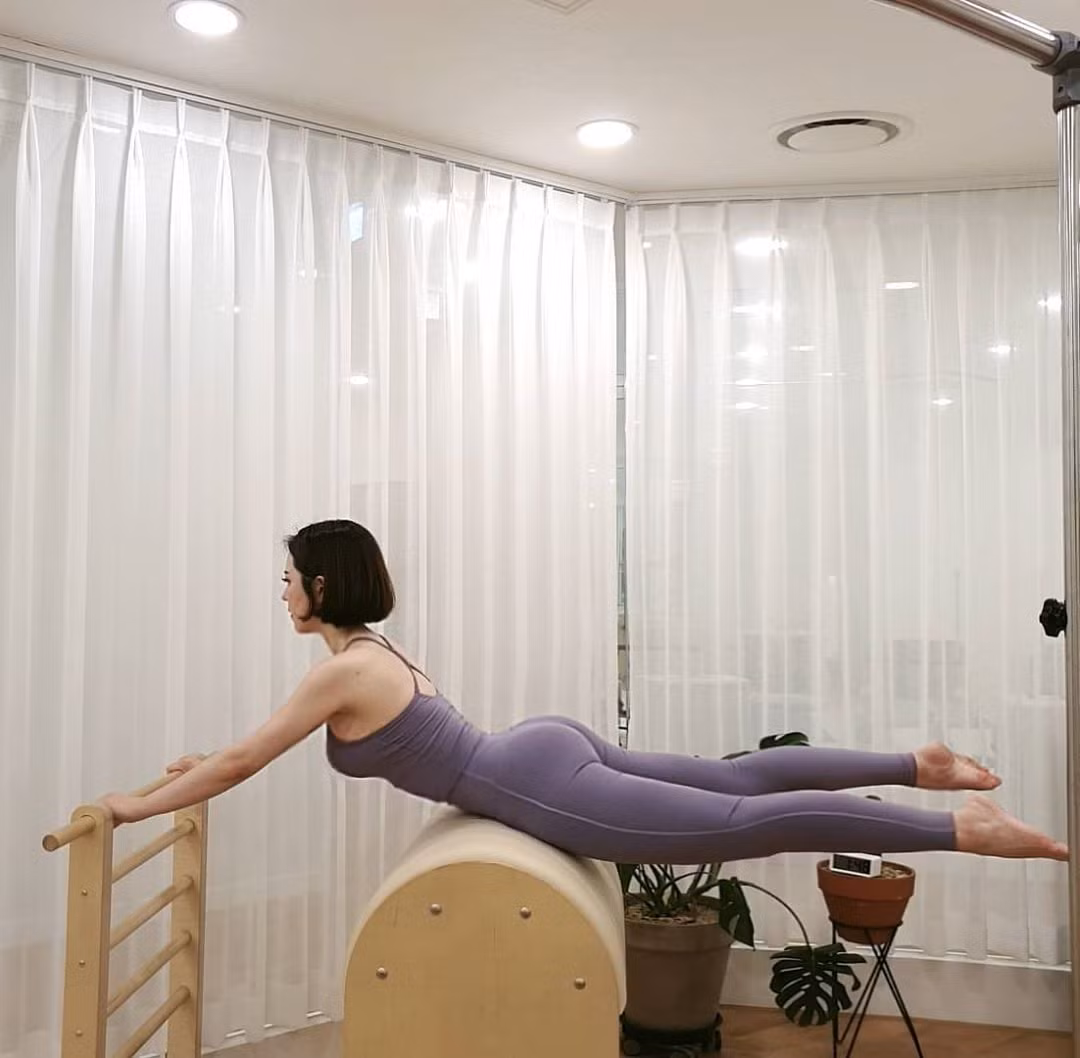 Trên trang cá nhân, Rim E Ya chia sẻ một số bài tập cũng như các mẹo giữ dáng cùng chế độ ăn khoa học để có được hình thể đẹp nhất.