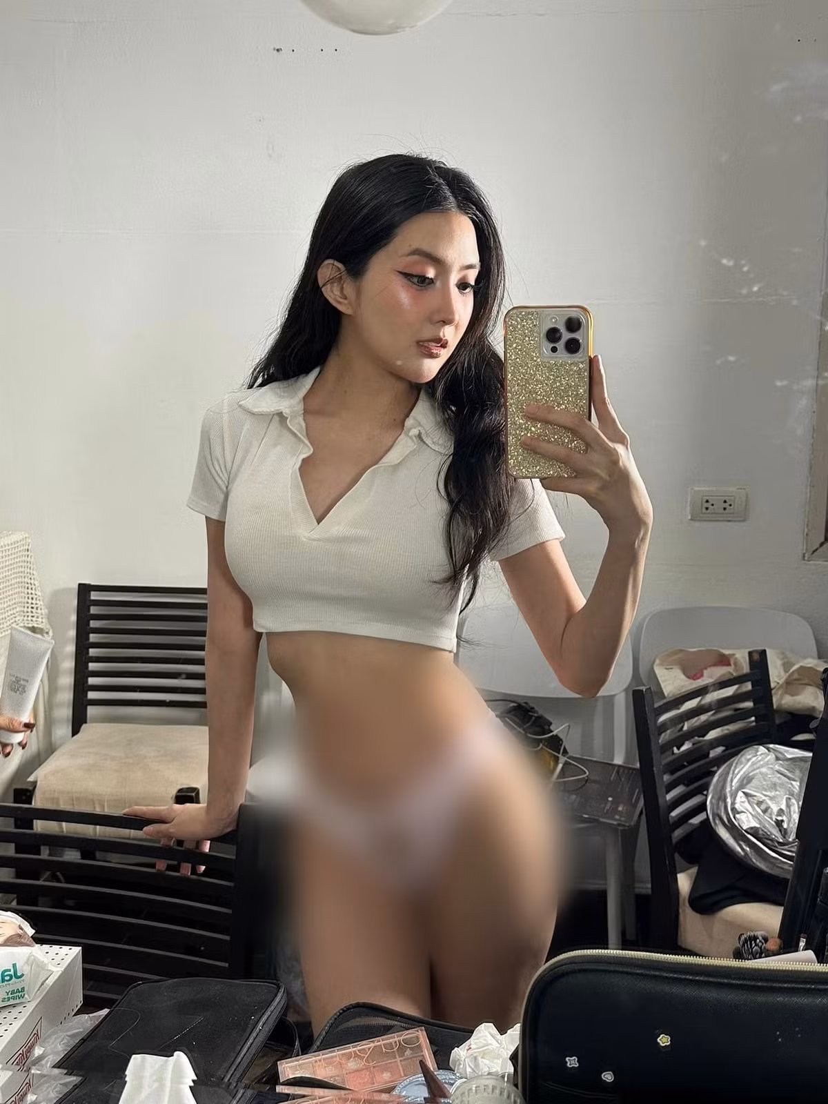 Mới đây, Bizcuitbeer gây sốt khi tung ra bộ ảnh nội y "nóng bỏng mắt", khoe trọn vẹn vẻ đẹp hình thể đáng ngưỡng mộ.
