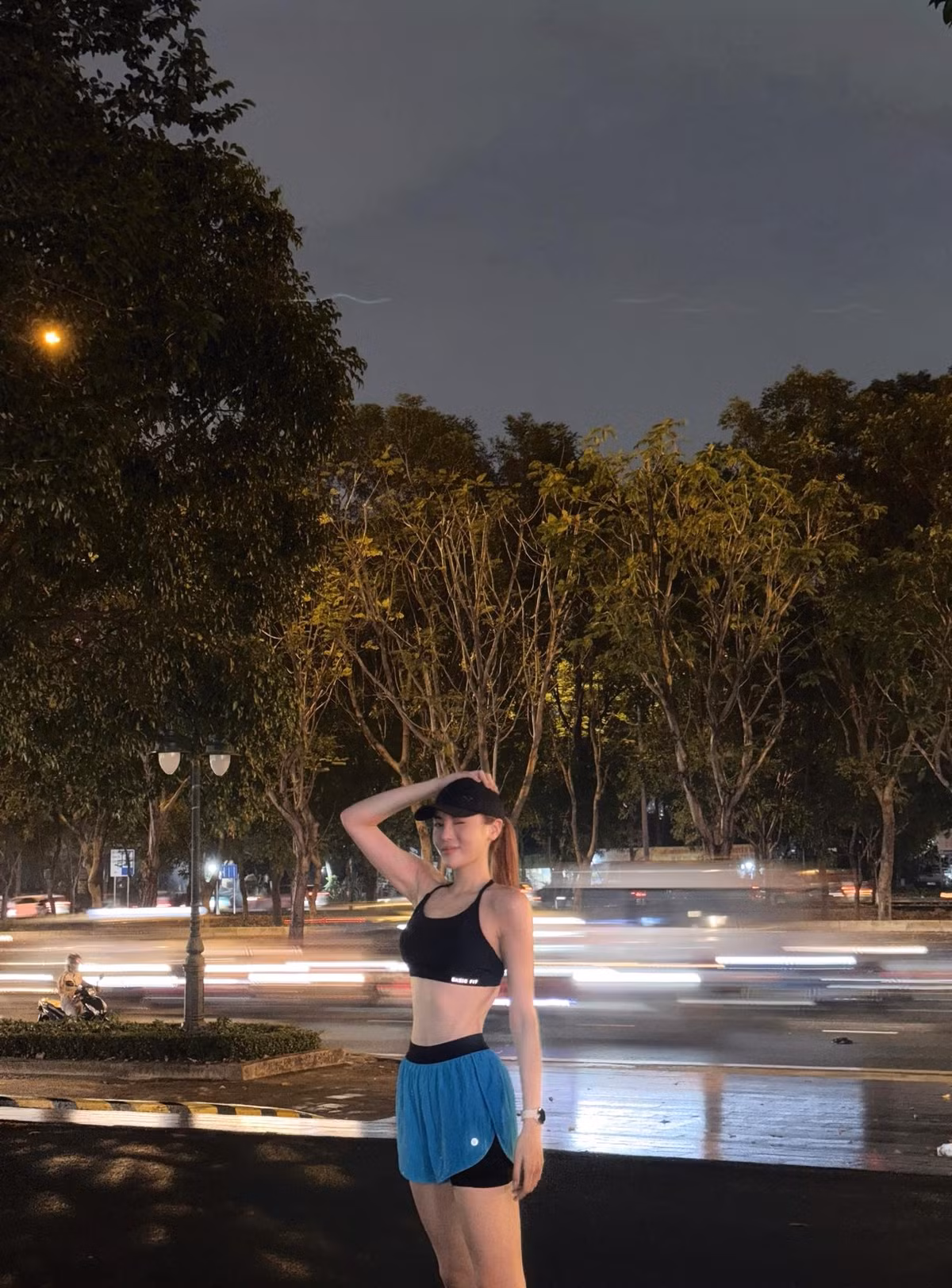 Hoa hậu Kỳ Duyên chăm chỉ chạy bộ buổi tối. Ảnh: FB Nguyen Cao Ky Duyen