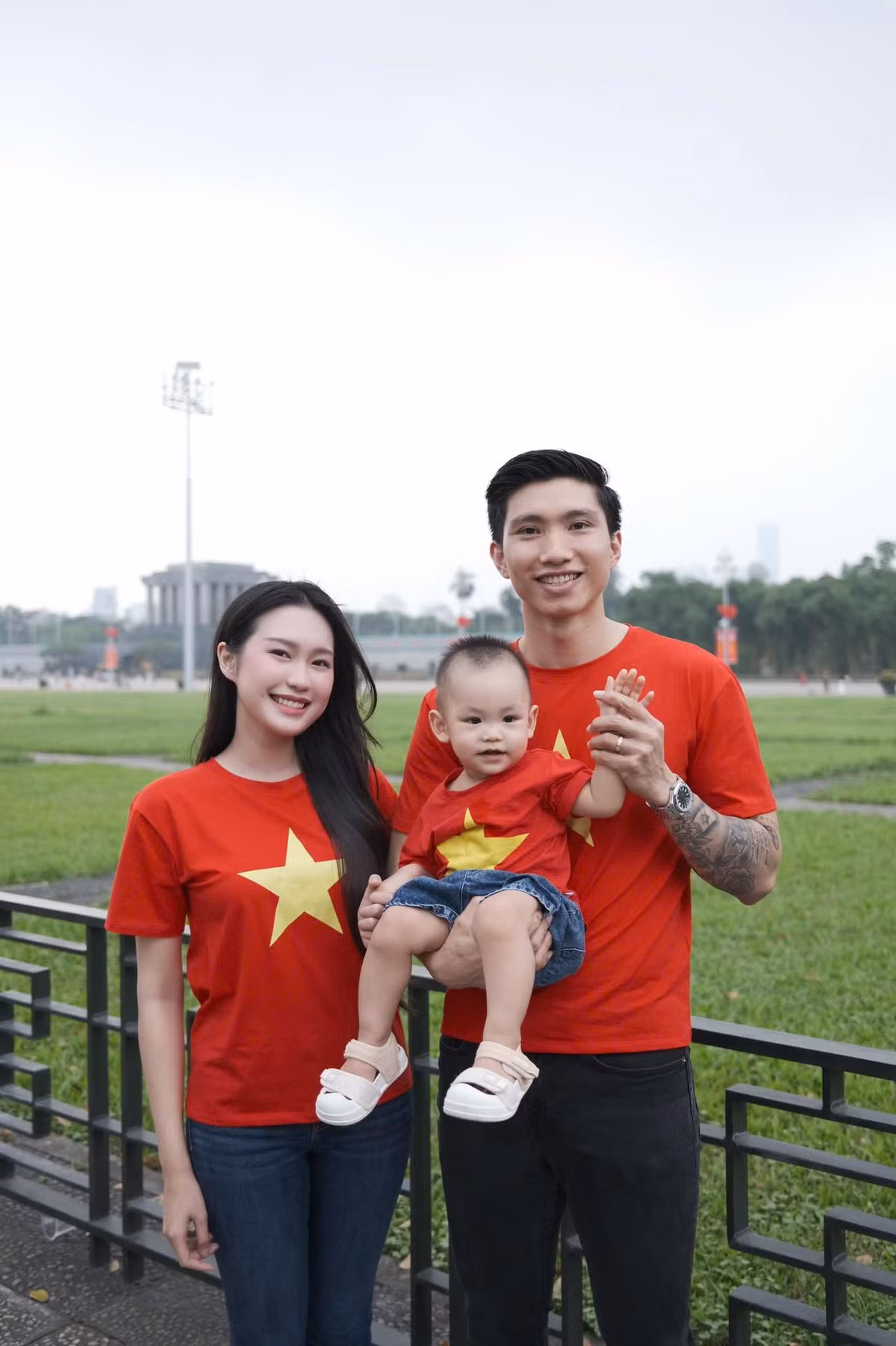 Nàng WAG Doãn Hải My khoe nhan sắc xinh đẹp, nụ cười ngọt ngào, phong thái dịu dàng và khí chất chuẩn tiểu thư Hà thành. Ảnh: FB Doan Hai My