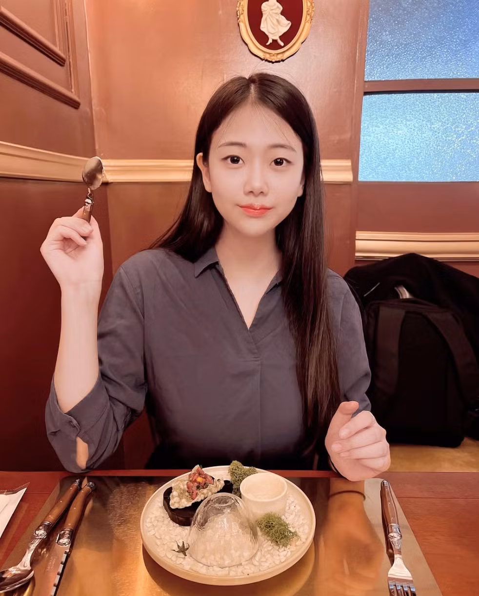 Eatha đang từng bước gây dựng được tên tuổi của mình, cô nàng từng xuất hiện trên tạp chí Maxim - tạp chí đàn ông nổi tiếng ở Hàn. Ảnh: IGNV