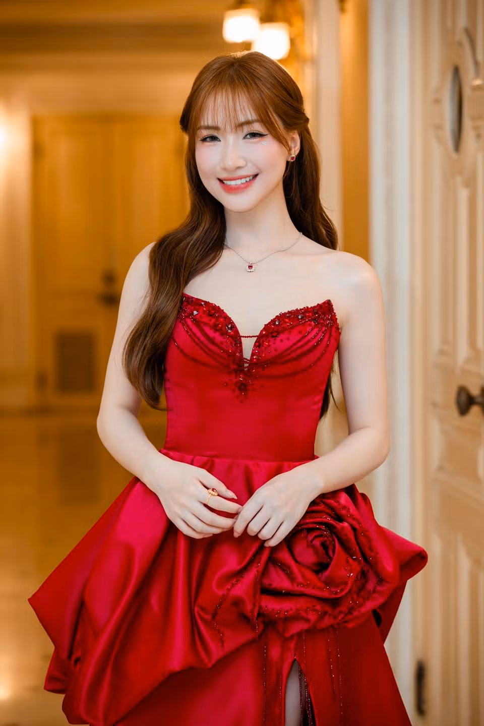 Ở tuổi 30, Hòa Minzy được nhiều khán giả khen ngợi ngoại hình. Ảnh: FB Hoà Minzy