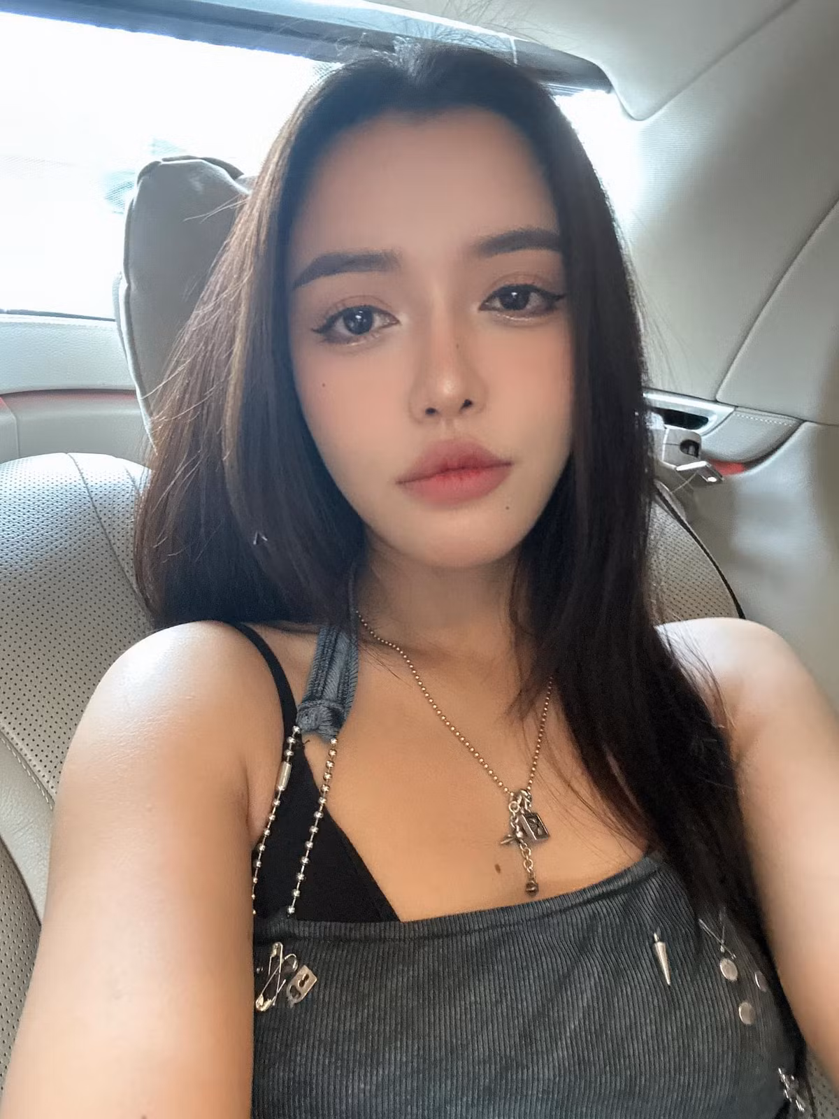 Đôi môi của Bích Phương khác hoàn toàn so với thời điểm cô dự thi Vietnam Idol. Ảnh: FB Bui Bich Phuong