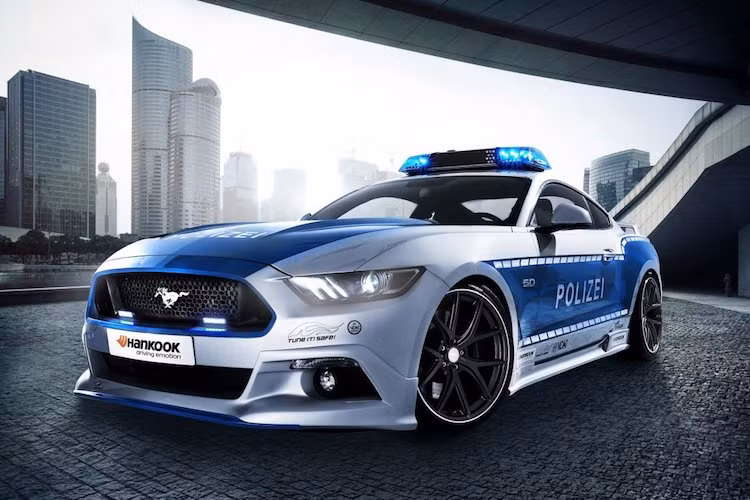 Trong vòng 1 năm tới (tính tới triển lãm Essen 2017), chiếc Ford Mustang độ này sẽ được cảnh sát Đức sử dụng trong nhiều hoạt động và các buổi triển lãm xe khác nhau để tuyên truyền về lợi ích của việc độ xe an toàn, đảm bảo kỹ thuật.