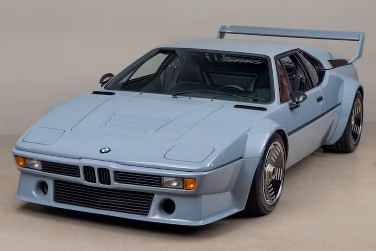 Tuy nhiên, nó đã không bao giờ được đưa ra đường đua, chính vì vậy sau đó BMW đã tháo gần như toàn bộ các bộ phận đặc biệt của xe đua để biến nó thành một chiếc M1 thường, bán đại trà cho khách hàng. Chính vì vậy, có thể coi chiếc xe số 31 này là chiếc M1 Procar được lưu thông hợp pháp duy nhất trên Thế giới.