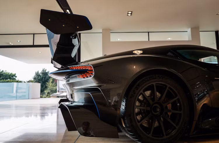 Theo ddại diện hãng xe Aston Martin, nhiều chi tiết thiết kế của Vulcan sẽ có mặt trên những chiếc xe khác của hãng. Một trong số đó là đèn hậu LED được Aston Martin gọi là "Light Blade" tạo thành hình các gai "tua tủa", sau này đã xuất hiện trên chiếc Vanquish Zagato.