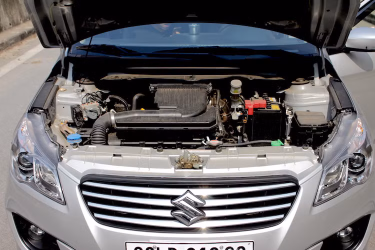 Tại thị trường Việt Nam, Suzuki Ciaz sẽ chỉ có duy nhất một phiên bản động cơ 1.4l VVT 4 xi-lanh nạp khí tự nhiên, đem tới công suất tối đa 98 mã lực và mô-men xoắn cực đại 130 Nm. Động cơ này được nối với hộp số tự động 4 cấp và hệ dẫn động cầu trước.