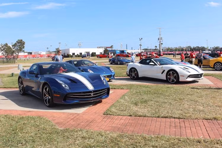 Ferrari Mondiali hay Ferrari World Finals là một buổi họp mặt thường nhiên của chủ nhân những siêu xe Ferrari khủng, được tổ chức vào cuối mỗi năm. Với Ferrari Mondiali 2016, lần đầu tiên Ferrari đã tổ chức sự kiện tại trường đua Daytona International Speedway ở Florida, Mỹ, thu hút hàng ngàn chủ xe Ferrari tham gia.
