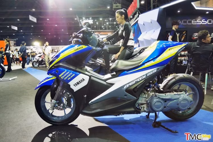 Sau khi độ xong, chiếc Aerox 155 đã có vẻ ngoài tổng thể thậm chí còn thể thao và hấp dẫn hơn nhiều so với phiên bản gốc. Với việc trưng bày các bản độ liên tục tại nhiều sự kiện khác nhau, hãng xe máy Yamaha cũng muốn thúc đẩy người chơi xe quan tâm hơn tới dòng xe mới này.