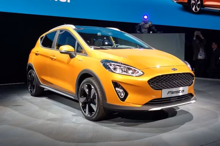 Trong lễ giới thiệu Fiesta thế hệ mới vừa được Ford tổ chức vào cuối tháng 11, có tổng cộng 4 phiên bản của dòng xe đã chính thức ra mắt. Trong đó ngoài những phiên bản đã có mặt từ thế hệ trước là bản thường, bản sang trọng Vignale cùng bản thể thao ST, Ford Fiesta Active là phiên bản hoàn toàn mới, lần đầu tiên xuất hiện.