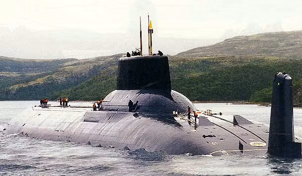 Tàu ngầm hạt nhân Project 941 hay còn được gọi là Akula là quân bài chiến lược của Hải quân Liên Xô trước đây và Nga sau này, chúng được xây dựng từ năm 1981 với tổng cộng 7 chiếc được đóng mới. Nguồn ảnh: Naval.