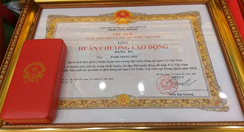 Huân chương Lao động hạng Ba dành cho Huấn Luyện Viên trưởng Park Hang Seo. Ảnh: VPG. Huân chương Lao động hạng Ba dành cho Huấn Luyện Viên trưởng Park Hang Seo. Ảnh: VPG.