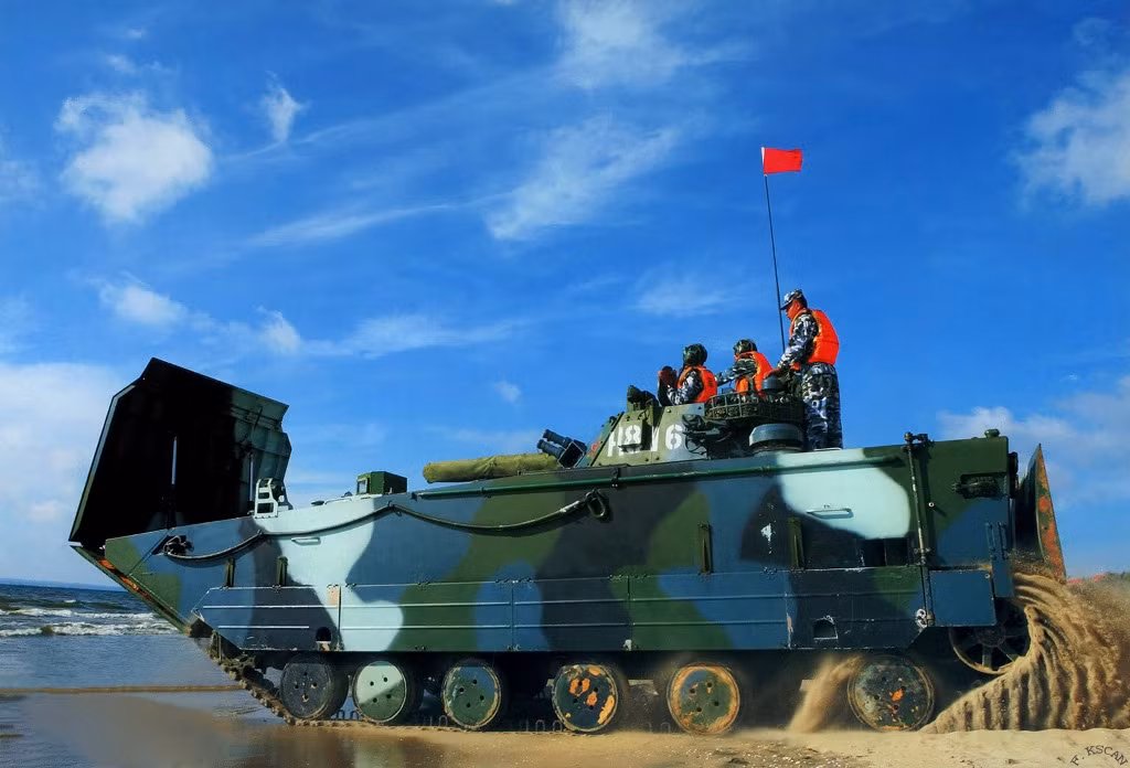 Hiện tại, ngoài Trung Quốc ra còn có Venezuela cũng đang sở hữu các xe chiến đấu bộ binh phiên bản VN16/18 trong biên chế lực lượng Thủy quân Lục chiến nước này. Nguồn ảnh: Sina.
