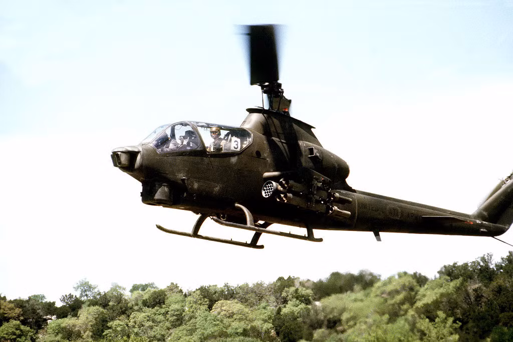 Chỉ tính riêng trong Chiến tranh Việt Nam, AH-1 Cobra đã có tổng cộng hơn 1,3 triệu giờ bay chiến đấu, nếu tính cả ở những mặt trận khác, số giờ bay chiến đấu của loại trực thăng này có thể lên tới con số hơn 2 triệu. Nguồn ảnh: Wiki.