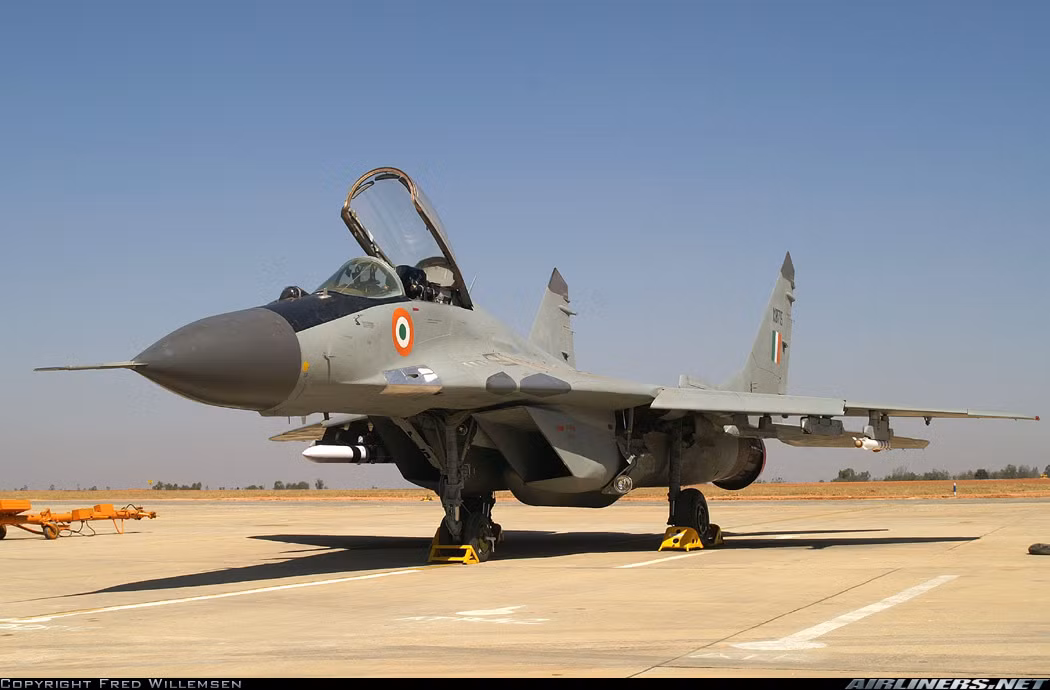 Ấn Độ bắt đầu đặt hàng các phi cơ MiG-29 của Liên Xô kể từ năm 1980, ngay từ khi loại chiến đấu cơ này còn đang trong quá trình phát triển. Nguồn ảnh: Airliners.