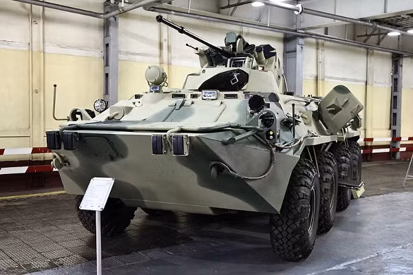 Khả năng lội nước của họ xe BTR vẫn được giữ tới thế hệ BTR-82A. Nguồn ảnh: Armytech. Nguồn ảnh: Armytech.