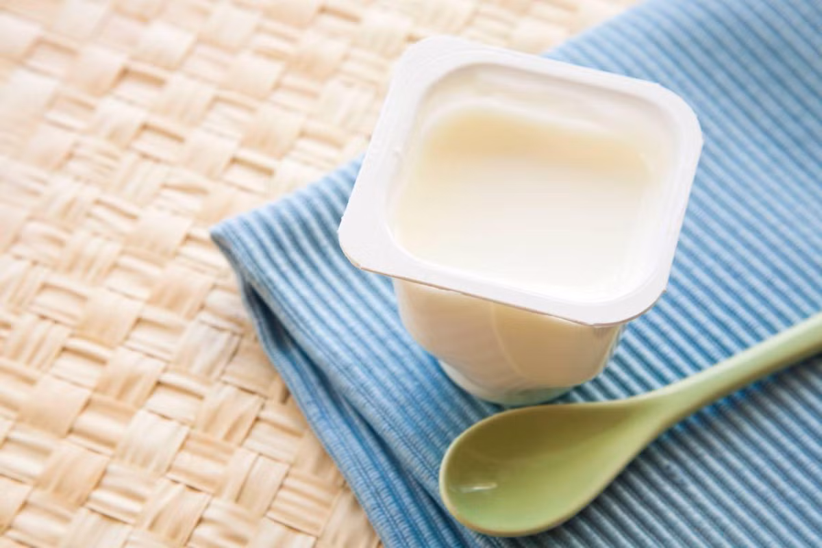 Không biết từ khi nào mà chị em đã tận dụng sữa chua thành trợ thủ làm đẹp