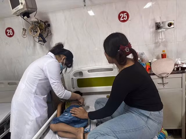 Đắk Lắk: Bé trai 6 tuổi mắc một lúc nhiều dị vật đường thở - Hình 3 Dak Lak: Be trai 6 tuoi mac mot luc nhieu di vat duong tho-Hinh-3
