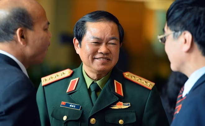 Dai tuong Do Ba Ty lam pho chu tich Quoc hoi