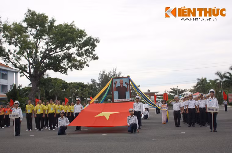 Lễ chào cờ tại buổi khai mạc Hội thao thể dục thể thao năm 2017.