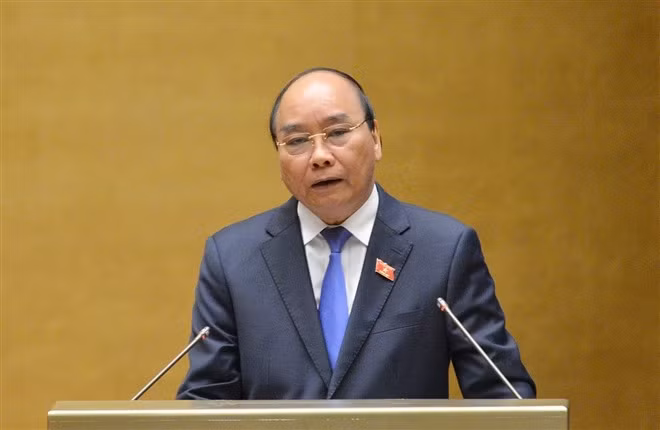 Ông Nguyễn Xuân Phúc sinh năm 1954, quê xã Quế Phú, huyện Quế Sơn, tỉnh Quảng Nam. Ông có 4 khoá tham gia Ban Chấp hành Trung ương và 3 khoá tham gia Bộ Chính trị. 