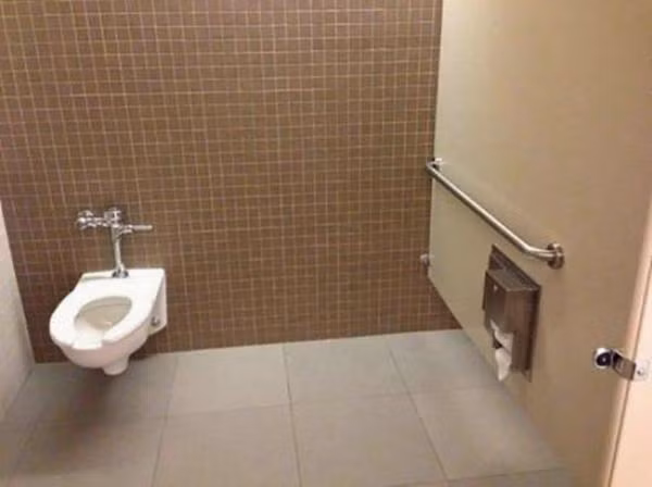 Tưởng như rất gần mà ngờ đâu rất xa...