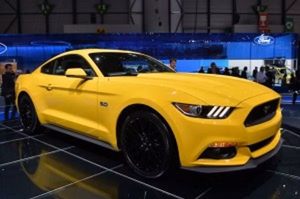 1. European Motor Show: Triển lãm đã diễn ra từ 16-25.1 vừa rồi tại de Belgique, đại lộ de Miramar, Bỉ. Triển lãm quy tụ những dòng xe hiện đại của các nhà sản xuất lớn trên toàn thế giới.