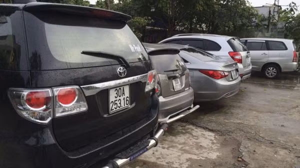 Tết Nguyên Đán là thời điểm "cháy hàng" của xe thuê. Chính vì vậy bạn cần lên kế hoạch cho chuyến đi càng sớm càng tốt để "nhanh tay" kịp thời chọn cho mình một dòng xe ưng ý.