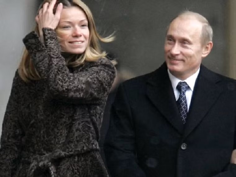 Trong cuộc phỏng vấn với Itar-Tass, Tổng thống Putin từng nói ông vẫn cố gắng thu xếp thời gian để có thể gặp các con mỗi tháng một, hai lần. Nhà lãnh đạo Nga cũng rất tự hào khi biết nhìn thấy các con trưởng thành và thành đạt trong công việc cũng như cuộc sống. Ảnh: News.com.au.