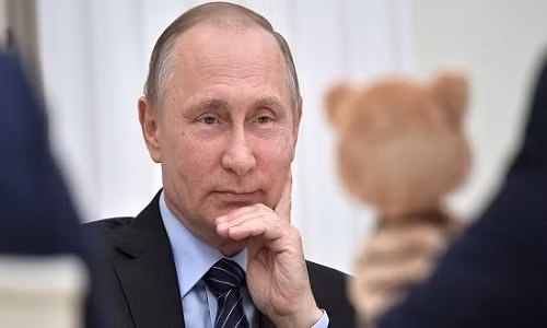 Ông Putin từng nhận làm diễn viên đóng thế trong các bộ phim về Chiến tranh Thế giới thứ hai.