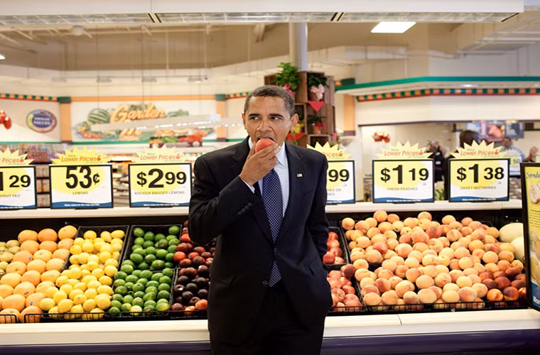 Cựu Tổng thống Obama cũng thường bày một đĩa táo ở trung tâm của Phòng Bầu Dục trong Nhà Trắng. Hơn ai hết, cựu lãnh đạo Mỹ chắc chắn biết lý do chúng ta nên ăn nhiều táo. Ảnh: BI.