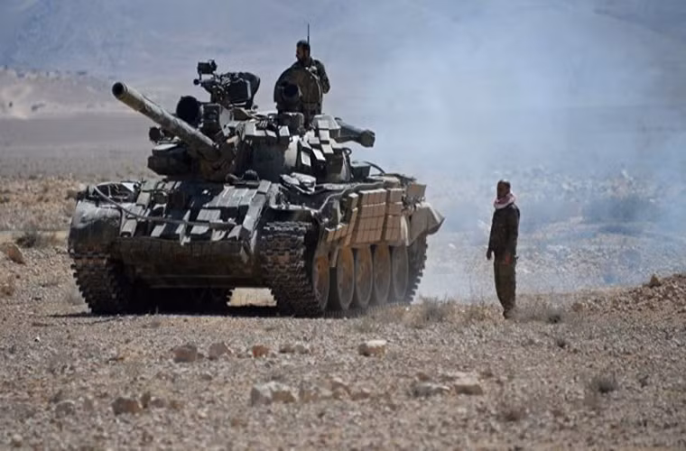 Tại Idlib, phiến quân HTS cũng thất bại nặng nề trong các cuộc giao tranh với lực lượng ủng hộ chính phủ Damascus ở phía nam tỉnh này và buộc phải rút lui khỏi căn cứ quân sự của chúng gần đồi Al-Aswad. Ảnh: SF.