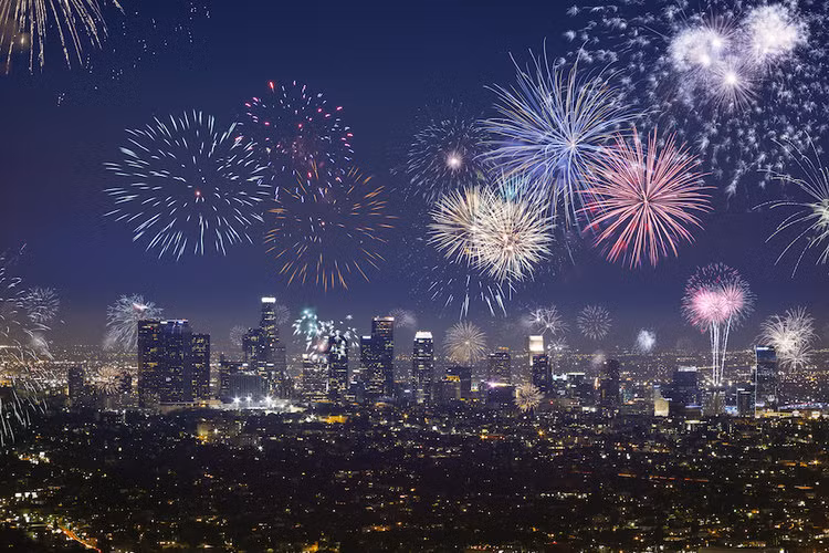 Thành phố Los Angeles của bang California cũng là một trong những địa điểm tuyệt vời đón năm mới 2018 ở nước Mỹ. Ảnh: Insider.